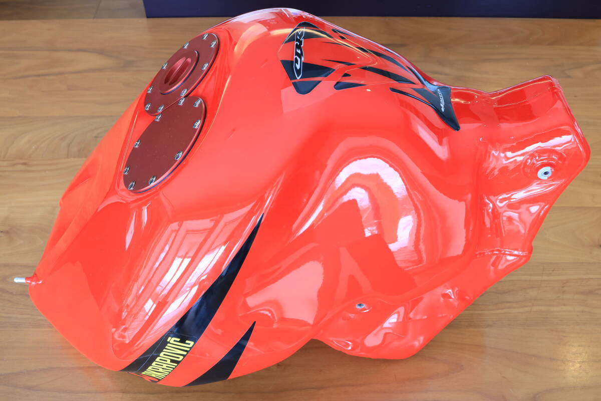 Yahoo!オークション -「cbr1000rr sc57」(タンク) (パーツ)の Yahoo!オークション -「cbr1000rr sc57」(タンク) (パーツ)の