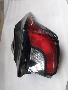 テールランプ 右 トヨタ ヤリス