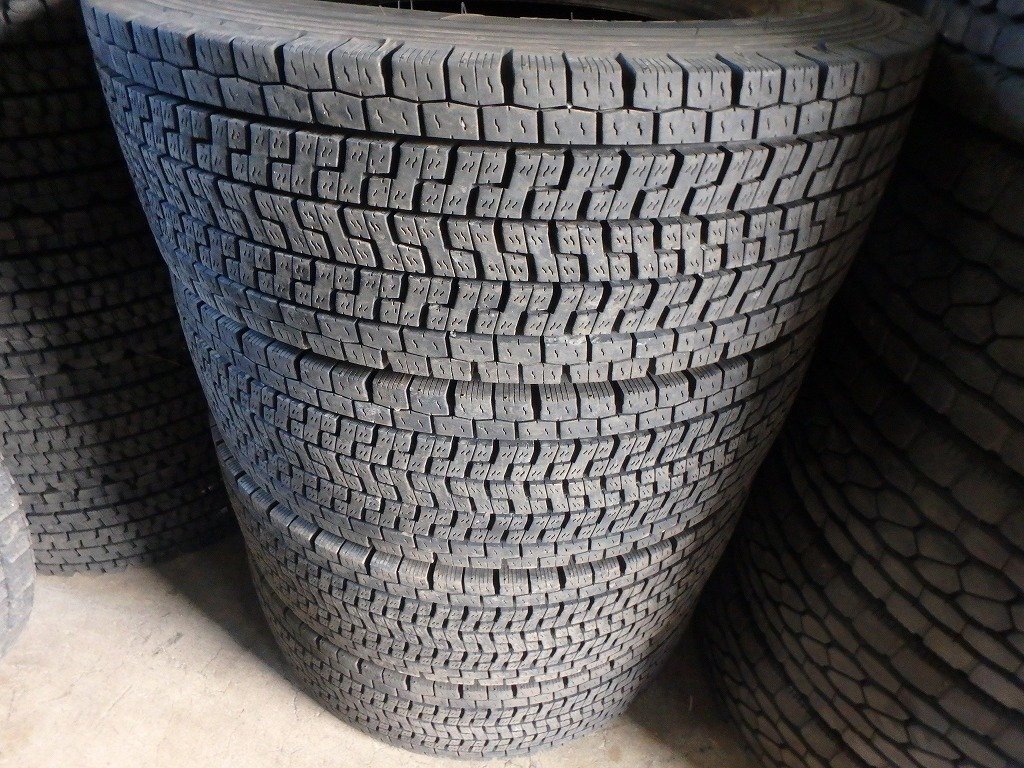 B574 送料無料【265/70R19.5 140/138】ヨコハマ ZEN903 スタッドレス 4本 2022年製 約7-7.5分山 約13.5-15mm