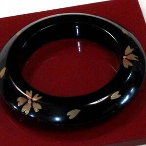 ★艶やかな蒔絵の美★会津塗 木製漆塗 駒型ブレスレット 凸 黒塗 さくら蒔絵 腕輪★送料無料