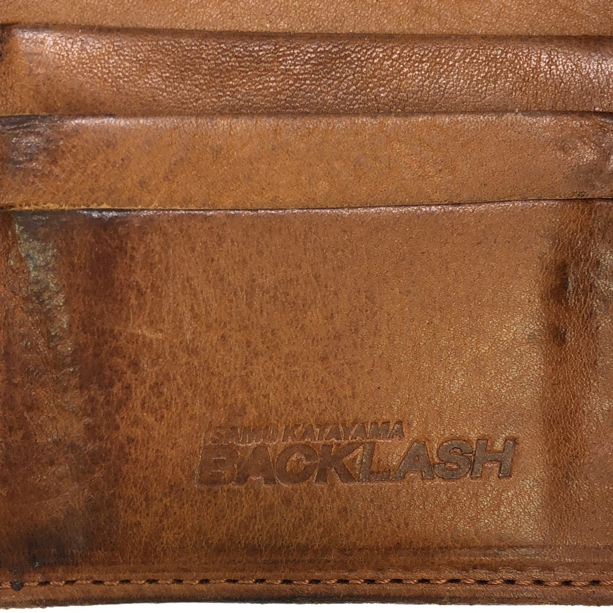 ISAMU KATAYAMA BACKLASH イサムカタヤマ バックラッシュ イタリアンショルダー 製品染めアンティーク加工レザーウォレット ブラウン F ISAMU KATAYAMA BACKLASH イサムカタヤマ バックラッシュ イタリアンショルダー 製品染めアンティーク加工レザーウォレット ブラウン F