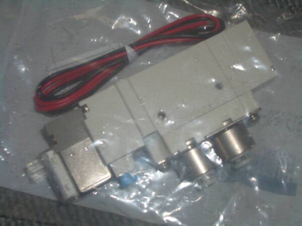 ソレノイドバルブ(電磁弁)SMC SY5120-5LZE-C4 新品送料込み