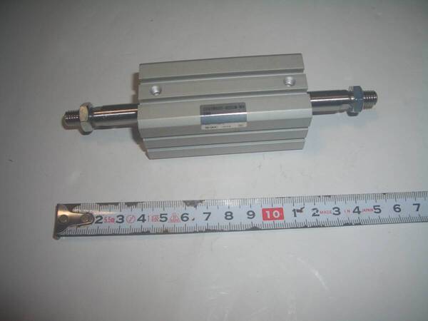エアーシリンダー SMC CDQSWB20-40DCM-M9 中古品送料込み No,3