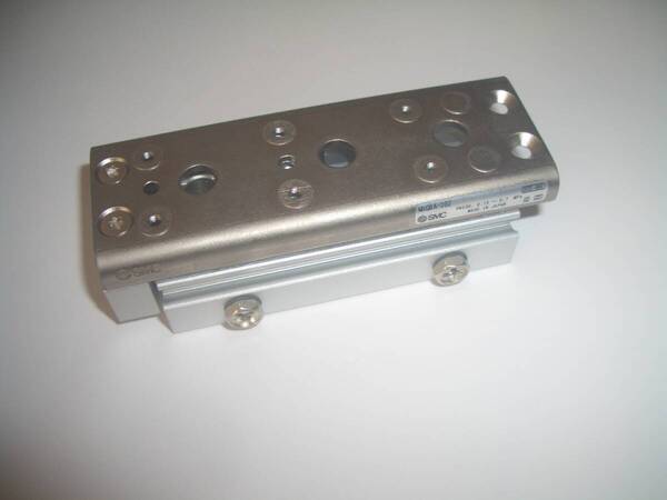エアーシリンダー (エアスライドテーブル)SMC MXQ8A-30Z 新古品送料込み