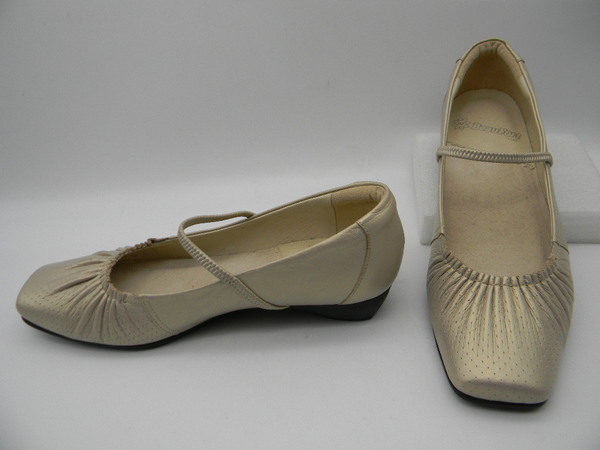 ★*★【 Beaufort 】◆ パンプス(23cm)シャンパンゴールド