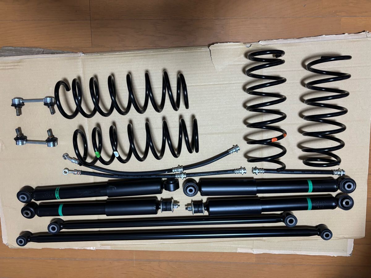 新車外し】スズキ JB64 ジムニー 純正 サスペンションキット 1台 新車外し】スズキ JB64 ジムニー 純正 サスペンションキット 1台