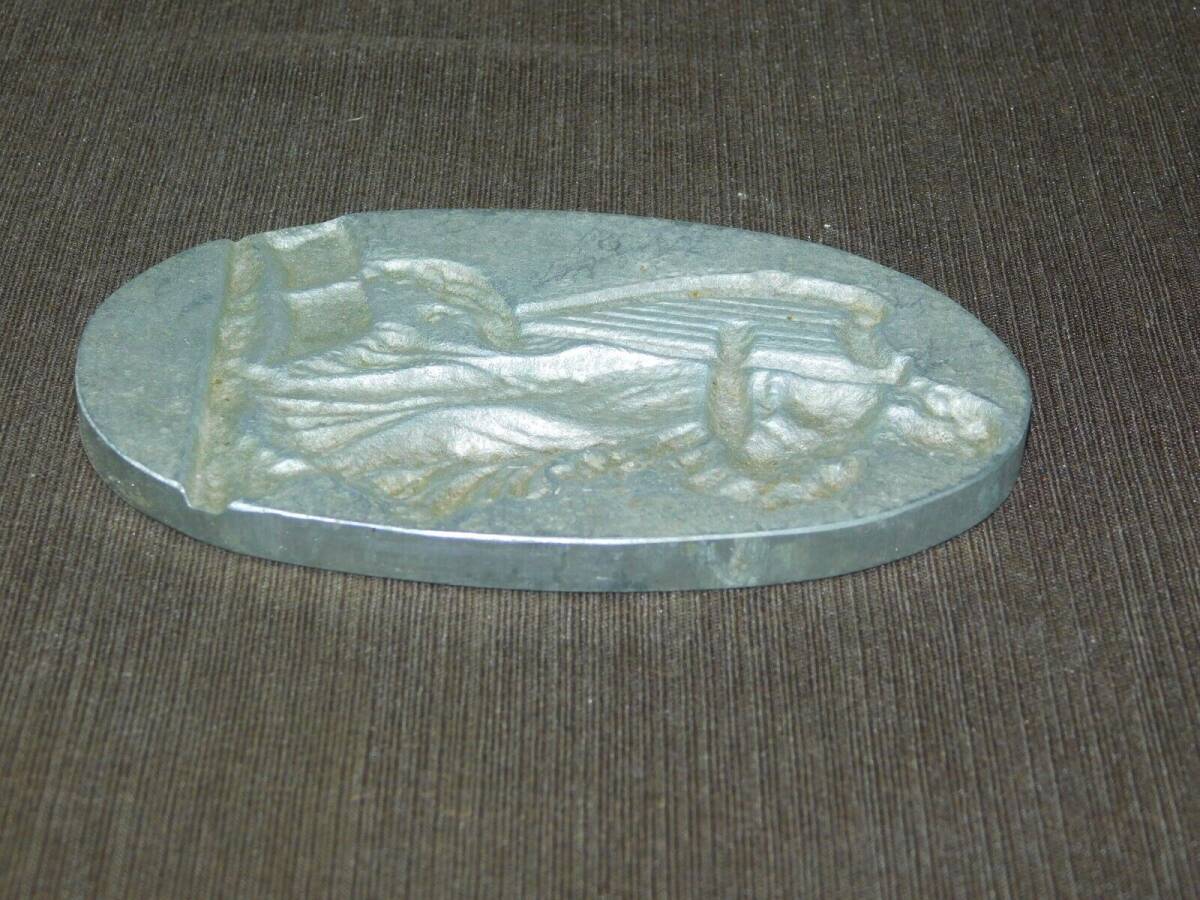 VINTAGE KITCHEN 5 1/2" HIGH LADY PLAYING HARP COOKIE PRESS MOLD 海外 即決 VINTAGE KITCHEN 5 1/2" HIGH LADY PLAYING HARP COOKIE PRESS MOLD 海外 即決