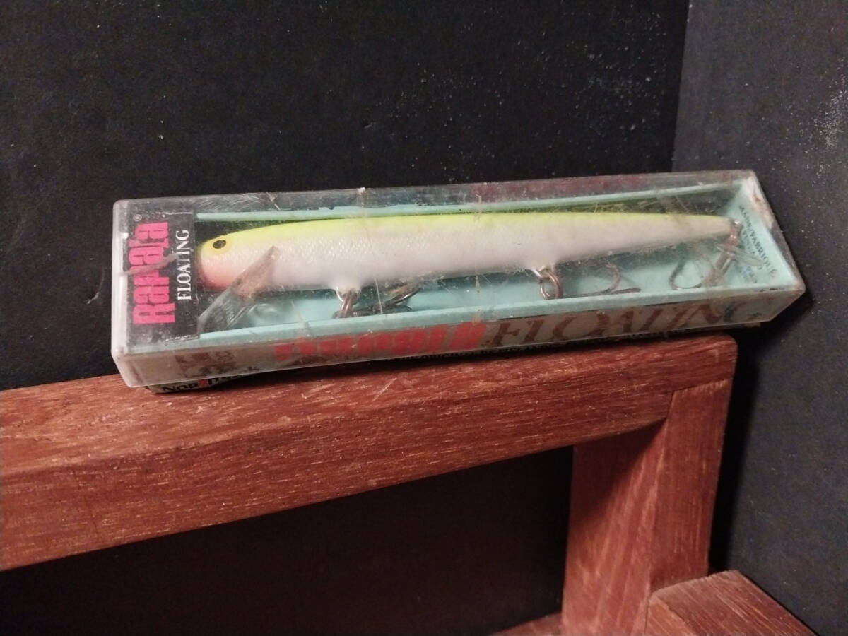 Vintage Fishing Lure New in Box Older Rapala Floating Minnow 11B Silver Finland 海外 即決