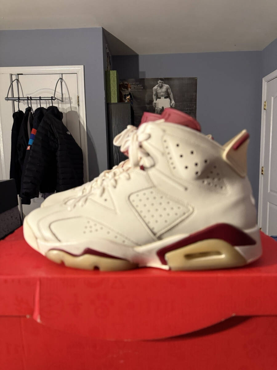Size 9 - エアジョーダン 6 Retro 2015年 Maroon 海外 即決 Size 9 - エアジョーダン 6 Retro 2015年 Maroon 海外 即決
