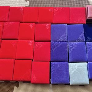 ネックレスペンダント/指輪のケース28個セット(番号A4432)