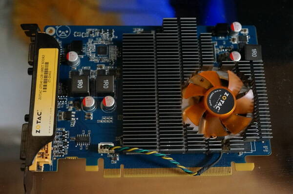 ZOTAC GT240 1GB 128bit SDDR3 グラフィックカード Dell
