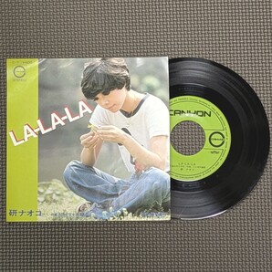 レコード1枚 研ナオコ LA-LA-LA/雨が空を捨てる日は