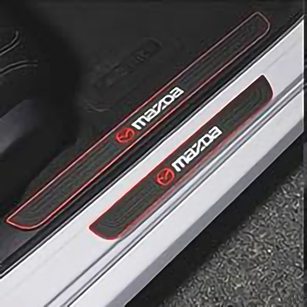 ◆レッドラインが愛車を引き締める◆ スカッフプレート 4点セット シリカゲル材 傷防止 自動車 マツダ サイドステップガード エレガント