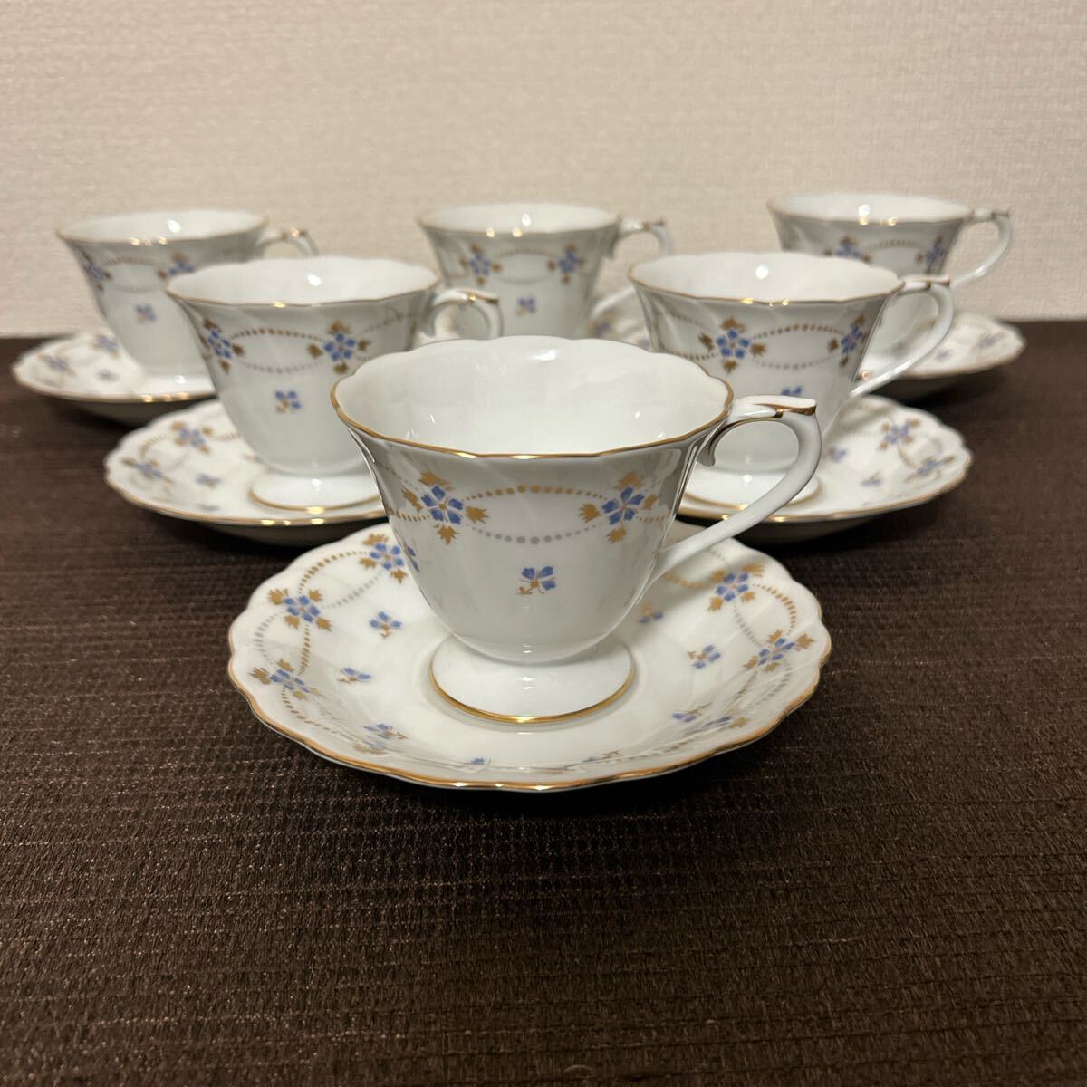 未使用展示品】 大倉陶園 デミタスカップ&ソーサー 近寄り 未使用展示品】 大倉陶園 デミタスカップ&ソーサー 近寄り