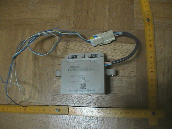 OMRON G9EA-2-CA-M2 高電圧大電流 パワーリレー DC12V 1aのリレーが2個入っています 送料込み 即決