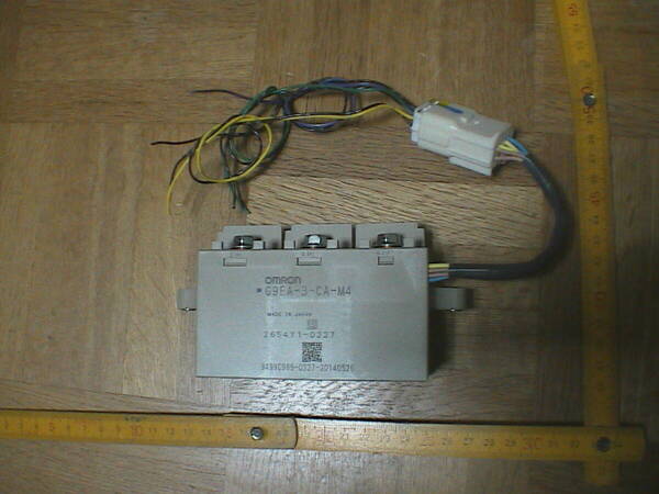 OMRON G9EA-3-CA-M4 高電圧大電流 パワーリレー DC12V 1aのリレーが3個入っています 送料込み 即決