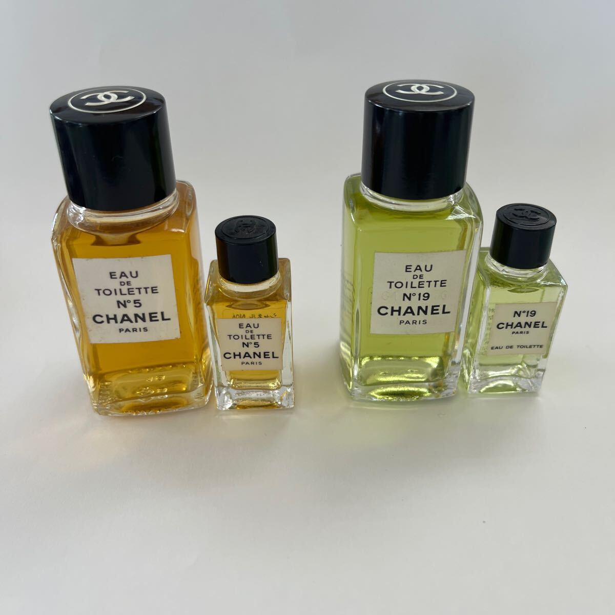 Yahoo!オークション -「ミニ香水5本セット」(シャネル) (女性用 Yahoo!オークション -「ミニ香水5本セット」(シャネル) (女性用