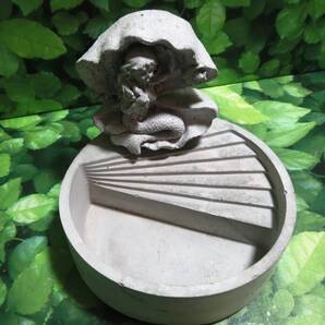 セメントで製作・マーメイドと階段オブジェ・グレーセメント・置き方はお好きな形で自由に出来ます・灰皿・小物入れ・ホラー好きに