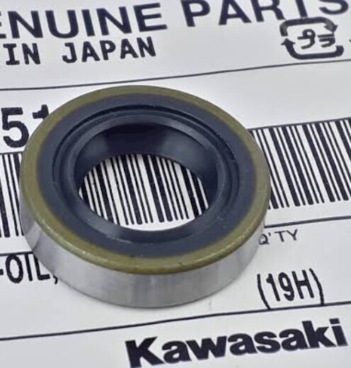 ■送料込み■ZRX400 バリオス250 ゼファー400 Z250FT ZZR250 Z250FT GPZ250 Z250LTD シフトペダルオイルシール