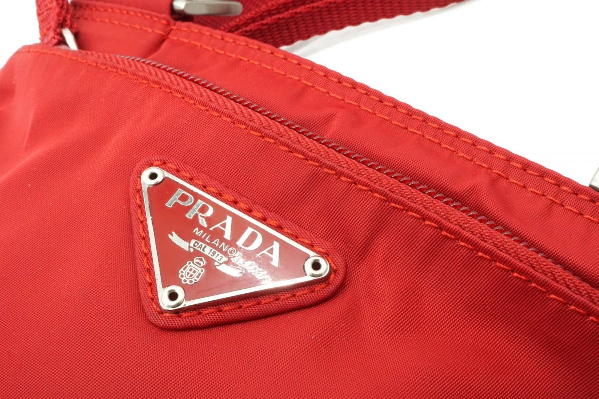 プラダ ミニ ショルダーバッグ ポシェット サコッシュ 三角ロゴプレート テスートナイロン 赤 レッド PRADA 1142h プラダ ミニ ショルダーバッグ ポシェット サコッシュ 三角ロゴプレート テスートナイロン 赤 レッド PRADA 1142h