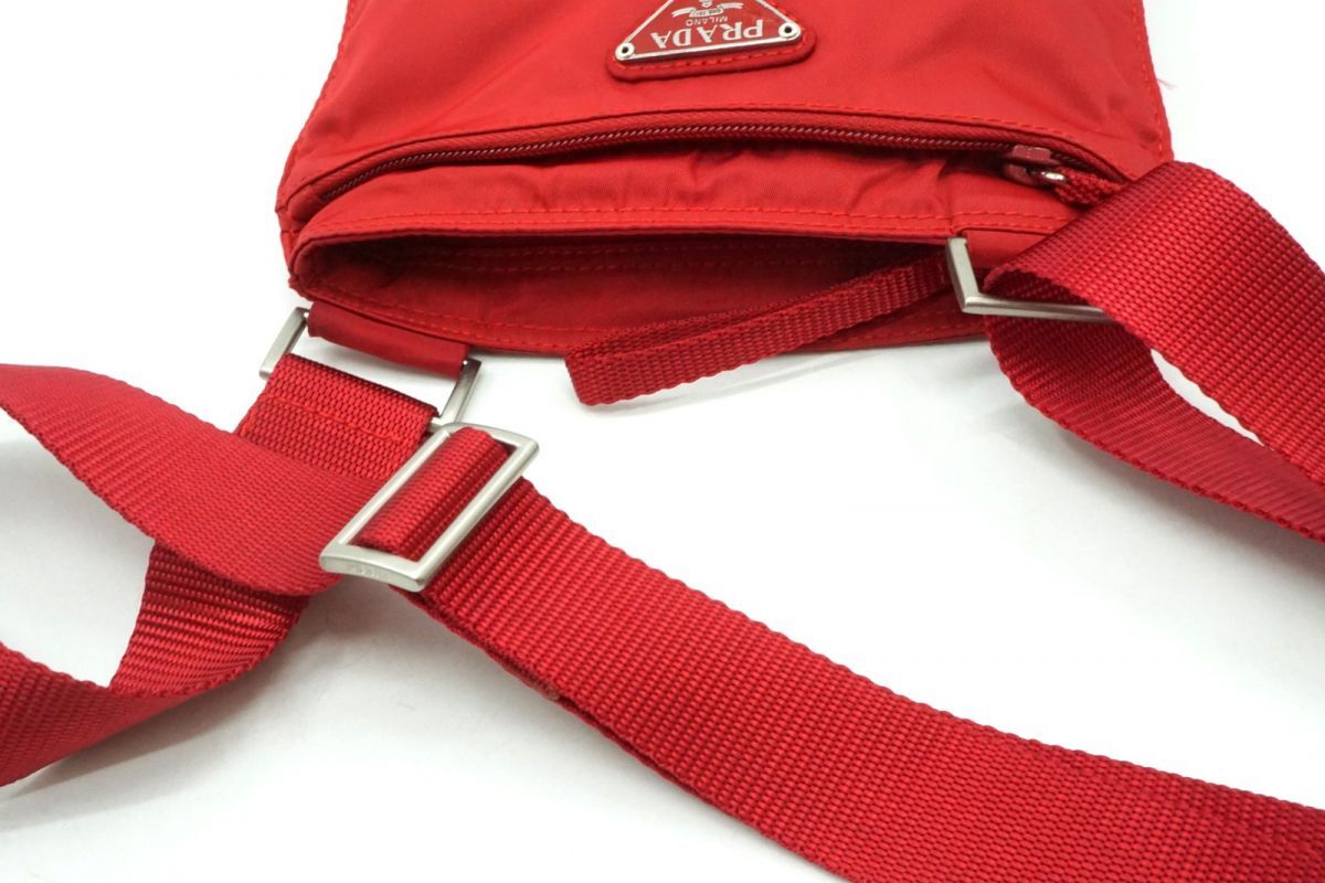 プラダ ミニ ショルダーバッグ ポシェット サコッシュ 三角ロゴプレート テスートナイロン 赤 レッド PRADA 1142h プラダ ミニ ショルダーバッグ ポシェット サコッシュ 三角ロゴプレート テスートナイロン 赤 レッド PRADA 1142h