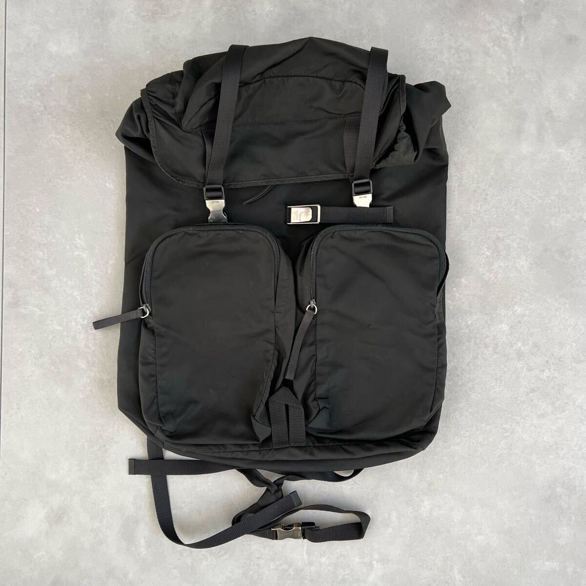 Yahoo!オークション -「prada v136」の落札相場・落札価格 Yahoo!オークション -「prada v136」の落札相場・落札価格