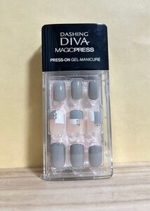 DASHING DIVA