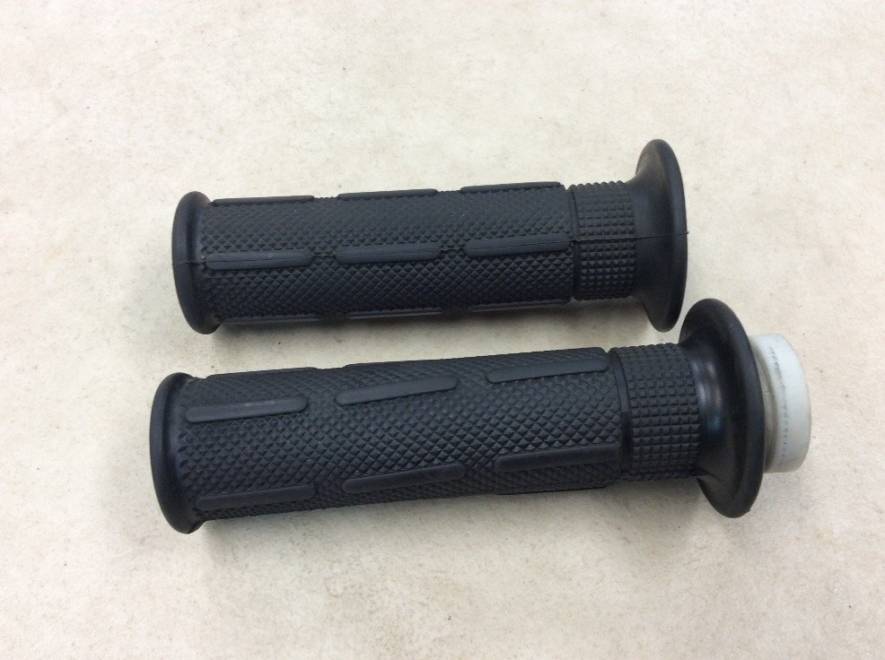ZB3389 ZZR250/ZZ-R250 グリップ左右/ハンドルアクセルスロットル EX250H-0632