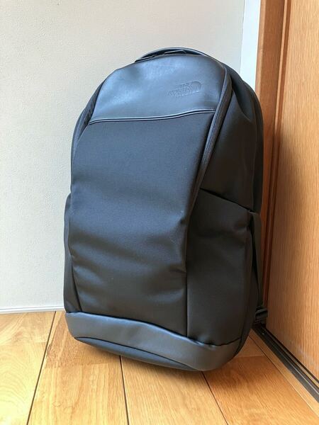 送料込 THE NORTH FACE ザ・ノースフェイス Roamer Slim Day ブラック ローマースリムデイ リュック NM82061