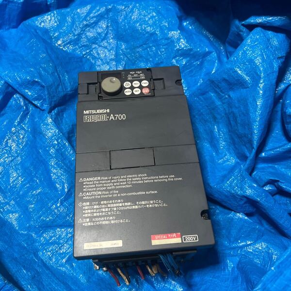 三菱電機 インバーター FR-A720-1.5K-75 (a)