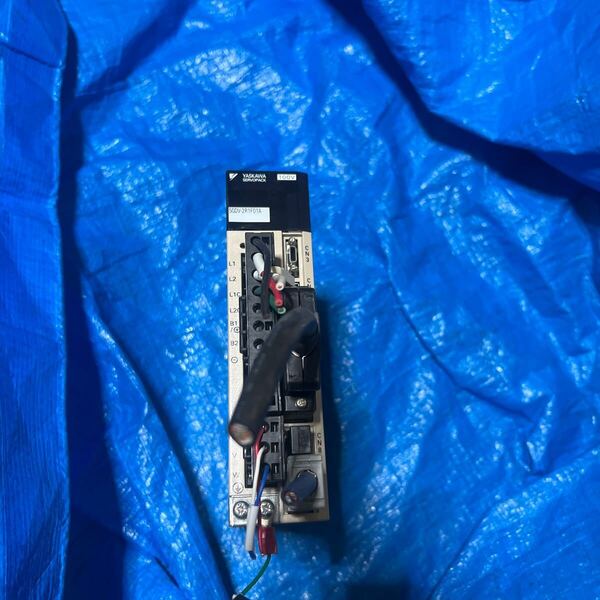 Yaskawa サーボアンプ SGDV-2R1F01A