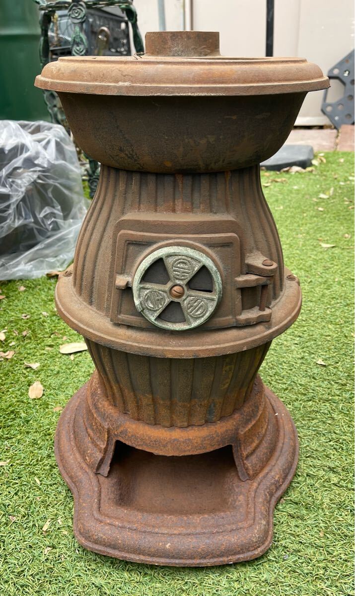 昭和レトロ 中古品 経年品 炊事兼用型 鋳物 薪ストーブ 石炭 昭和レトロ 中古品 経年品 炊事兼用型 鋳物 薪ストーブ 石炭