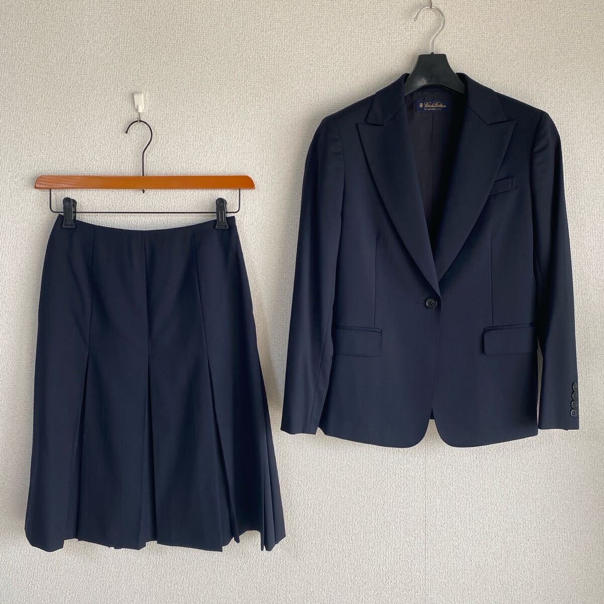 【美品】ブルックスブラザーズ スーツ ネイビー スカート 1B 2025年最新】Yahoo!オークション - BROOKS BROTHERS(スーツ