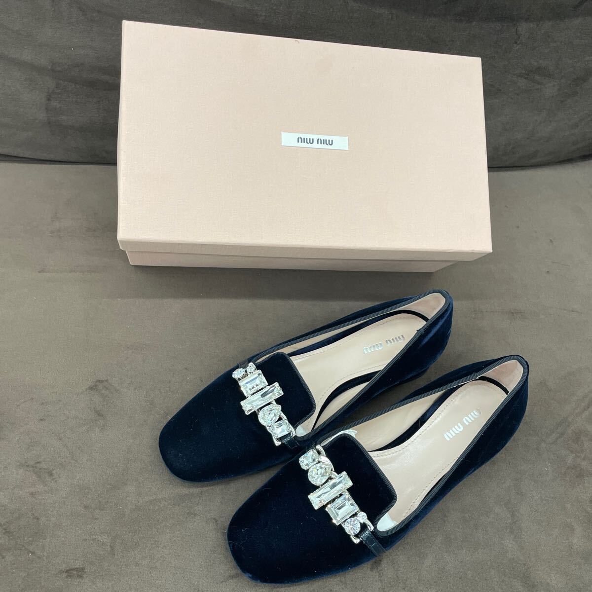 Yahoo!オークション -「miumiu ローファー」の落札相場・落札価格 Yahoo!オークション -「miumiu ローファー」の落札相場・落札価格