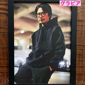 額装品★くるり/岸田繁①⑤②★近年の渋みが増した岸田さんのグラビア★当時印刷物★A5特サイズ額入り★東京★尼崎の魚★ばらの花★送料込