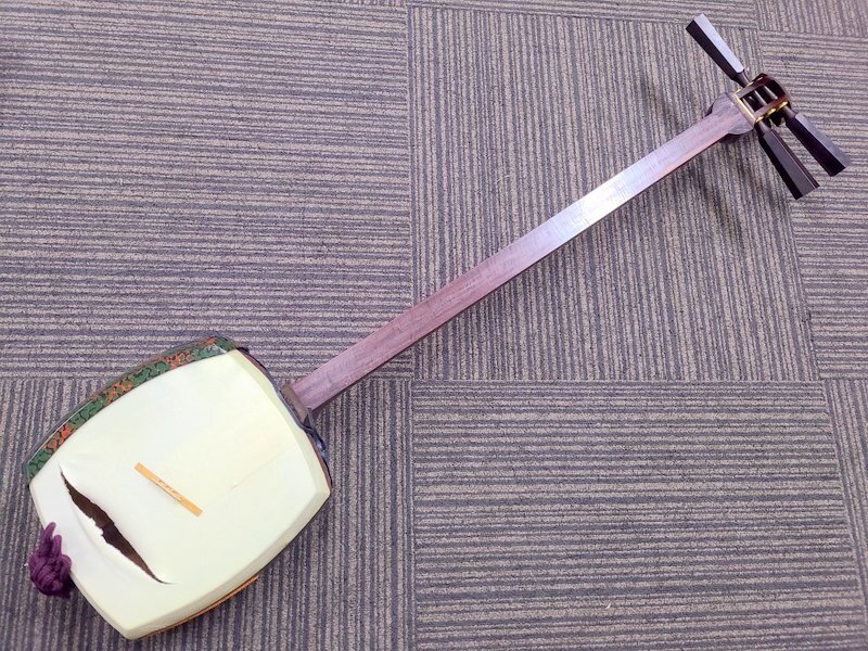 新品 津軽三味線 紅木 金細 綾杉胴 津軽塗り胴掛け・仮継ぎ付き