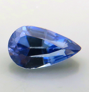 天然 ベニトアイト BENITOITE 0.18ct レアストーン ルース わずかに紫を帯びた青 カリフォルニア 瑞浪鉱物展示館 5741