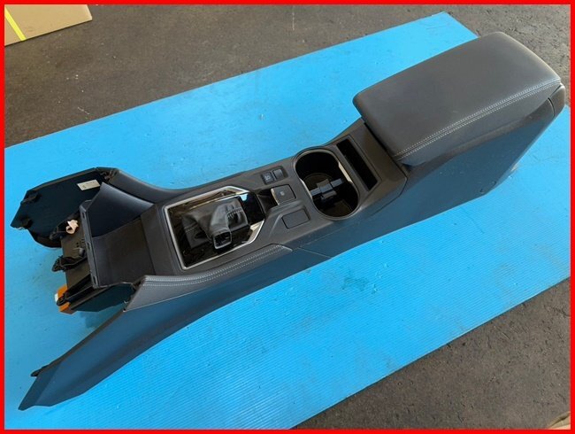 インプレッサ GT7 ラジエーター 管理番号 5241 インプレッサ GT7 ラジエーター 管理番号 5241