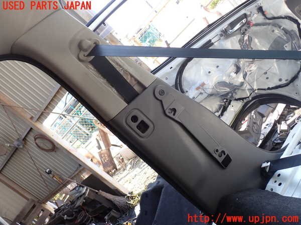 1UPJ-20407670]NV350 キャラバン バン(VR2E26)左センターピラートリム 中古