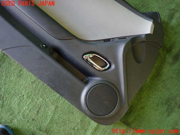1UPJ-22751264]シボレー・カマロ(不明)左ドア内張り 中古
