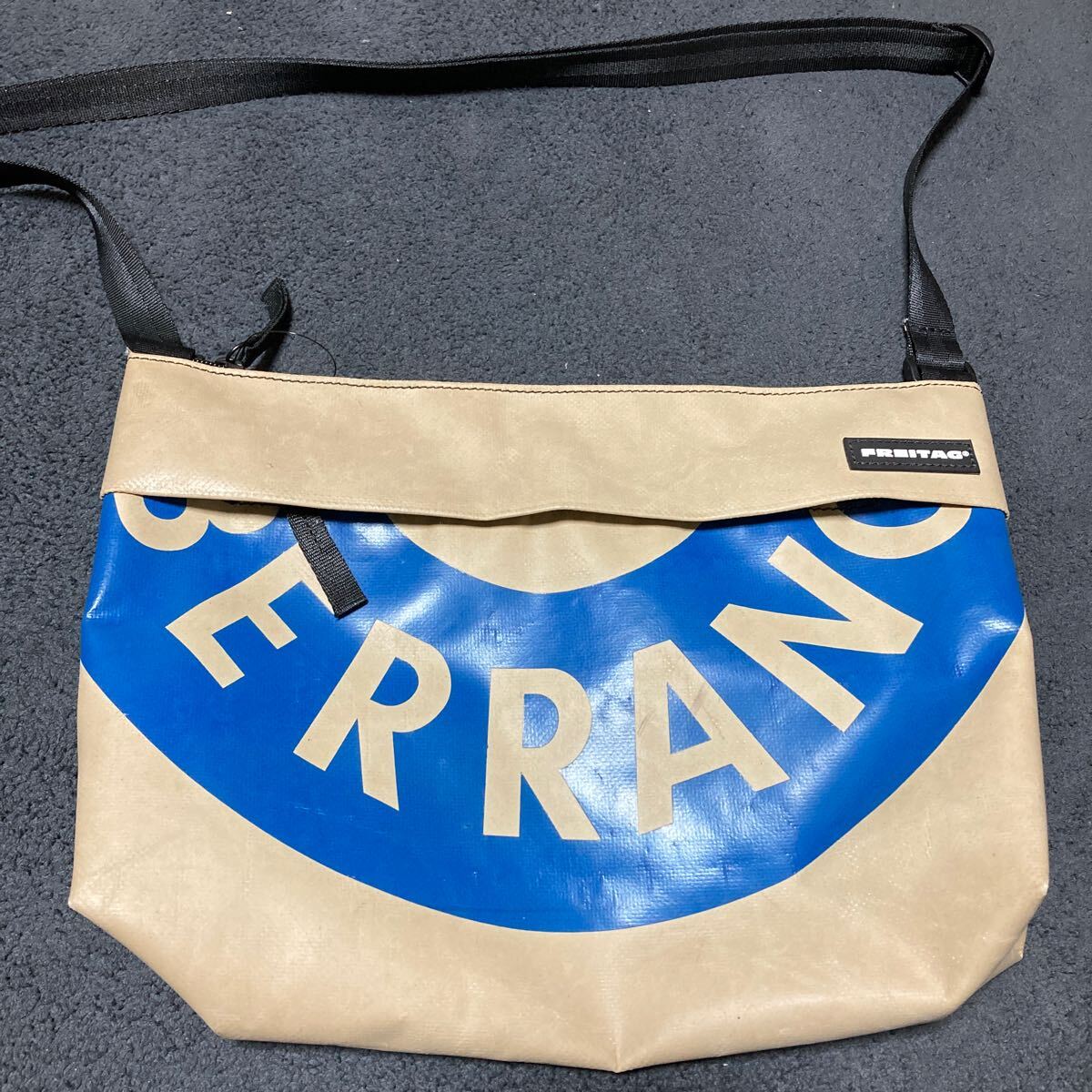 Yahoo!オークション -「freitag lou」(男女兼用バッグ) の落札 Yahoo!オークション -「freitag lou」(男女兼用バッグ) の落札