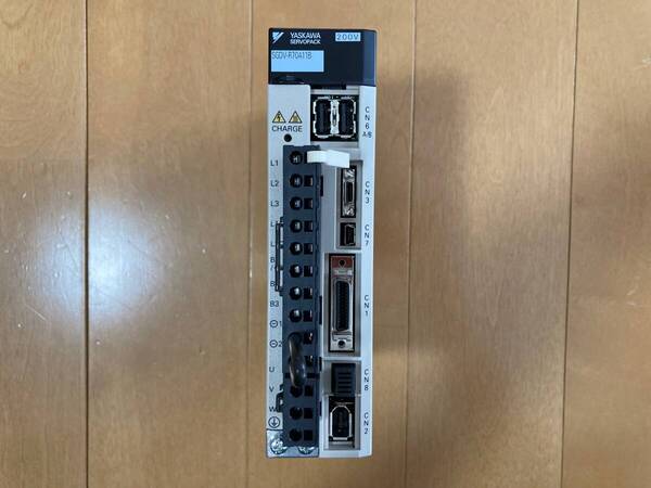 安川電機 SGDV-R70A11B サーボパック