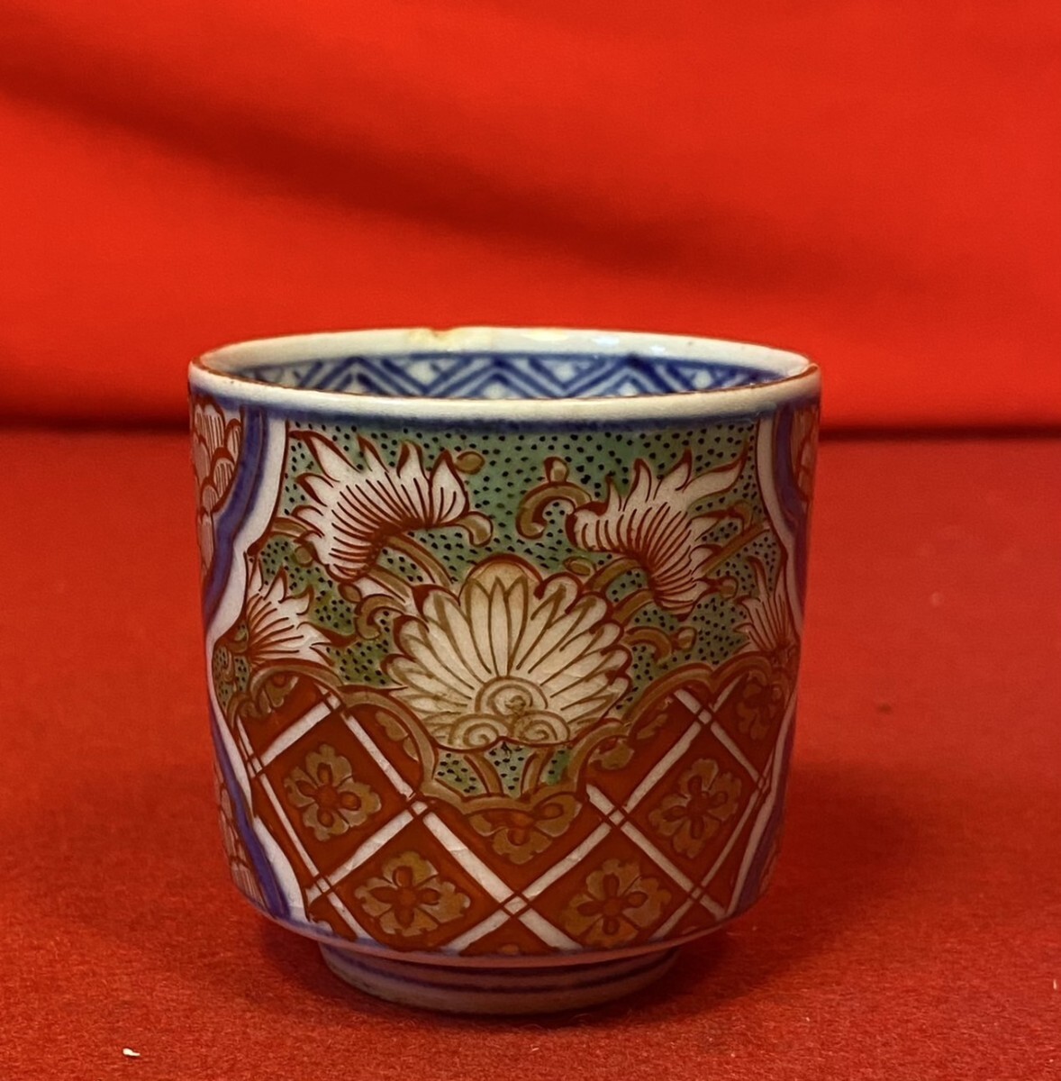 色絵金彩そば猪口 伊万里 蕎麦猪口 伊万里 草花文 経菱 四方襷