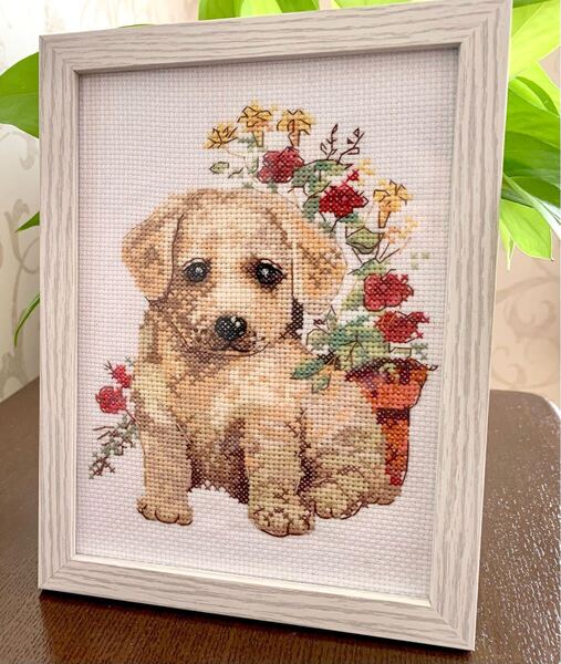 ハンドメイド クロスステッチ完成品 ゴールデンレトリバー ラブラドールレトリバー 子犬 犬 刺繍 インテリア プレゼント アート
