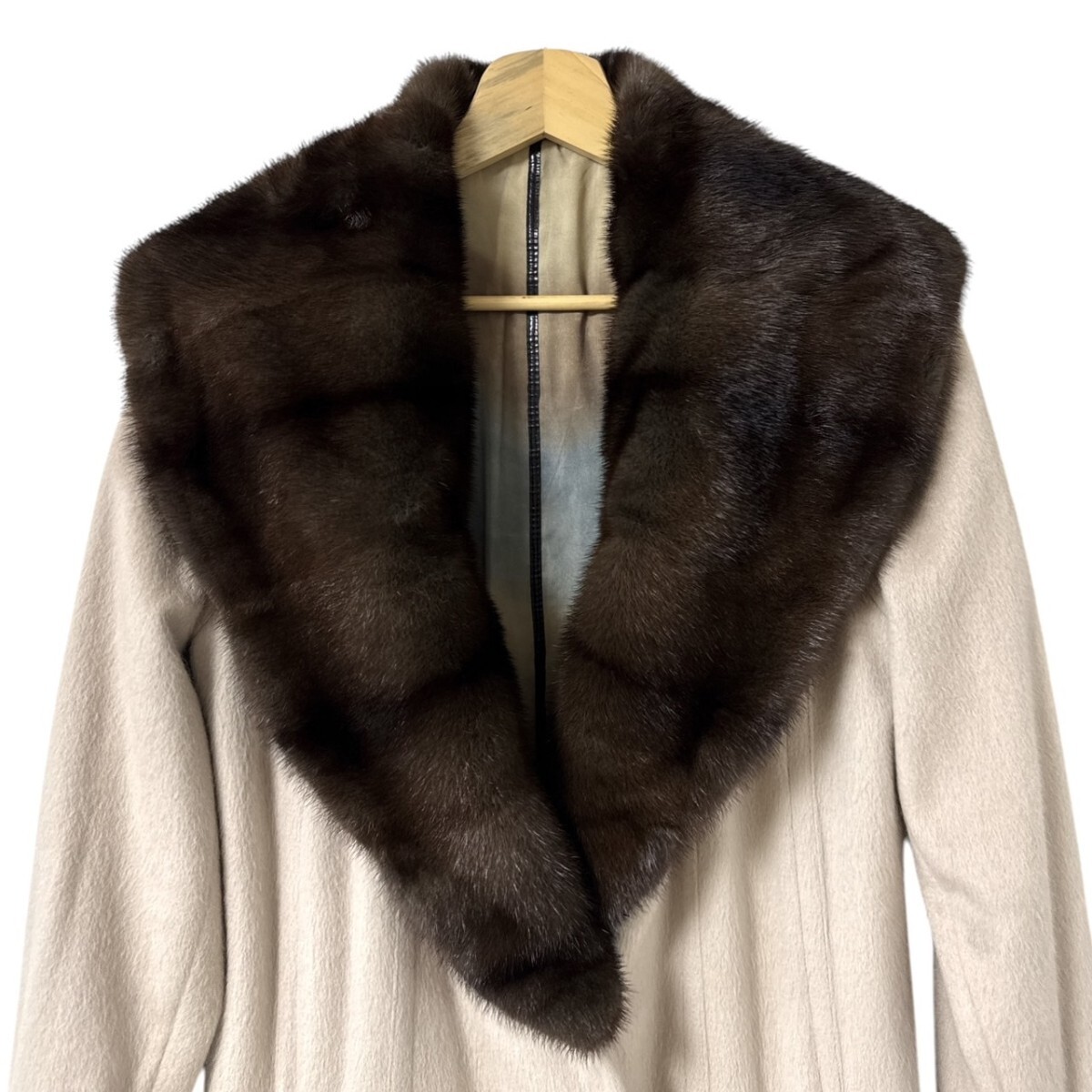 美品 FENDI フェンディ ミンク ロングコート コート カシミヤ サイズ40 イタリア製 ベージュ 25B15 美品 FENDI フェンディ ミンク ロングコート コート カシミヤ サイズ40 イタリア製 ベージュ 25B15