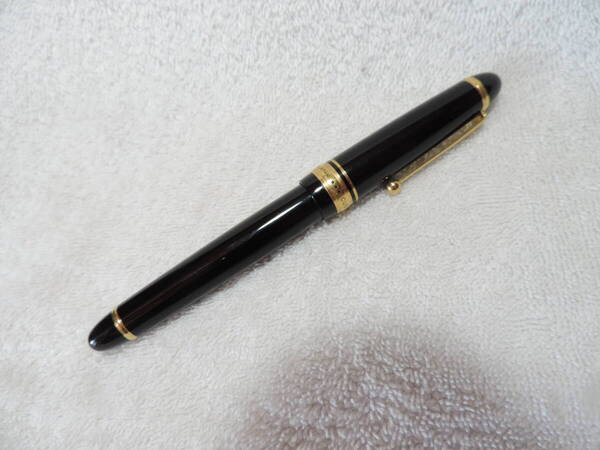 【質問欄より値下げ交渉可】 PILOT CUSTOM 743 カスタム万年筆 ブラック×ゴールド 14金 M中字・プッシュ式コンバーター内蔵・未使用・美品