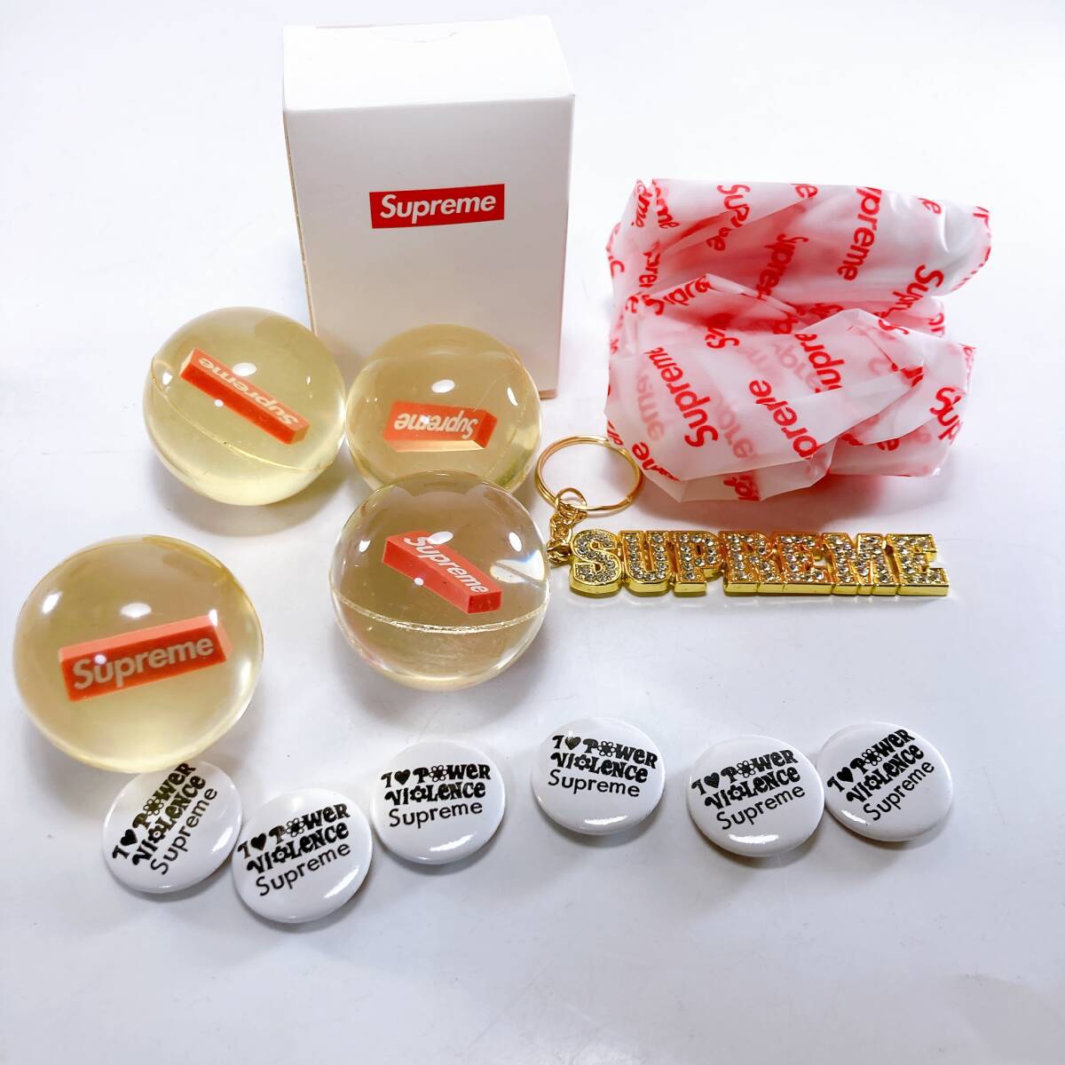 Yahoo!オークション -「缶バッチ」(シュプリーム) (し)の落札 Yahoo!オークション -「缶バッチ」(シュプリーム) (し)の落札