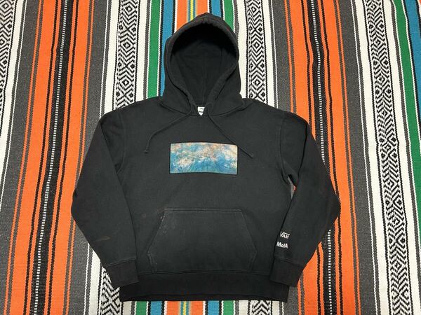 送料無料 バンズ パーカー Sサイズ VANS × MoMA 2020年別注コラボパーカー モネ 睡蓮 黒 プルオーバー ニューヨーク近代美術館(MoMA)