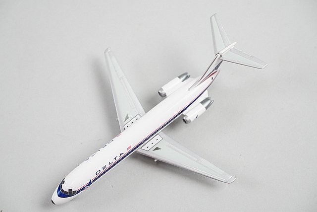 Herpa 1/200 ダグラス DC-8-51 デルタ航空 ダイキャストモデル Herpa 1/200 ダグラス DC-8-51 デルタ航空 ダイキャストモデル