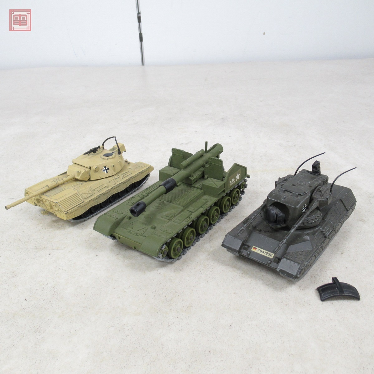 Yahoo!オークション -「dinky toys」(戦車、軍用車両) (ミニカー Yahoo!オークション -「dinky toys」(戦車、軍用車両) (ミニカー